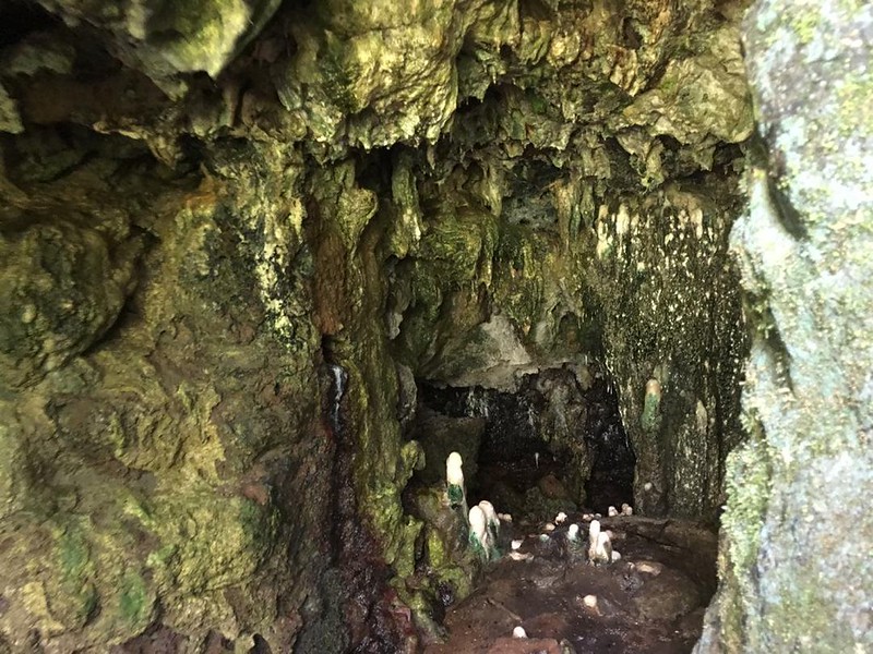 Amabere Ga Nyina Mwiru Caves